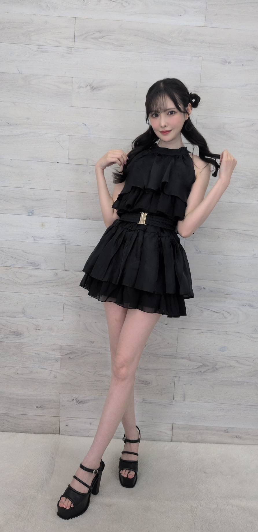 新有菜可爱黑色系拍片现场照[7]