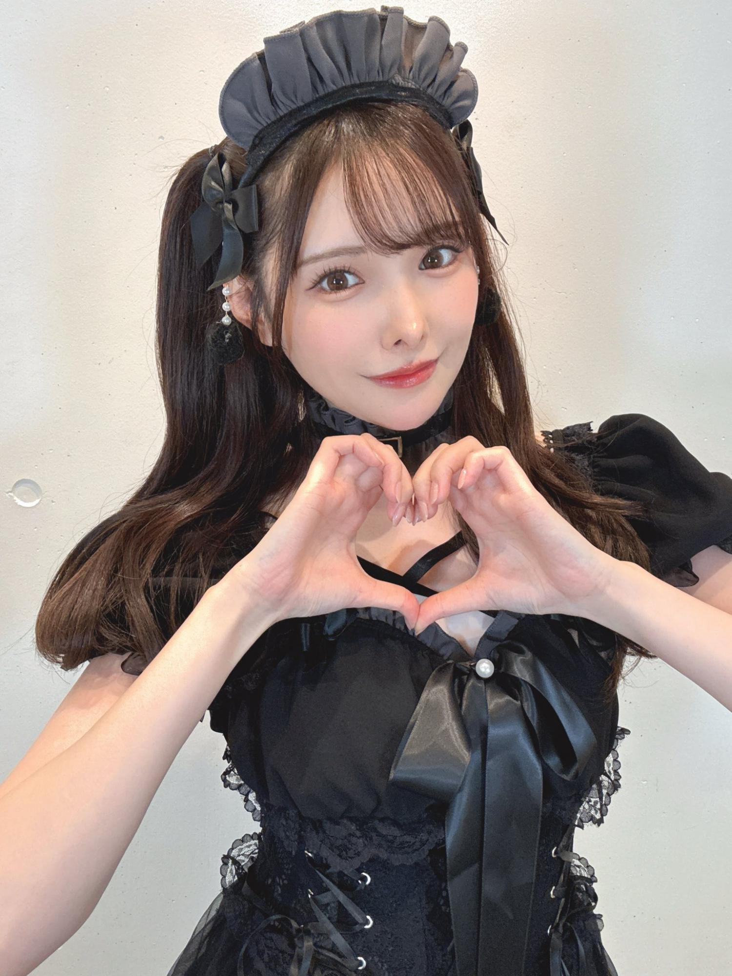 新有菜cosplay可爱黑色女仆装[11]