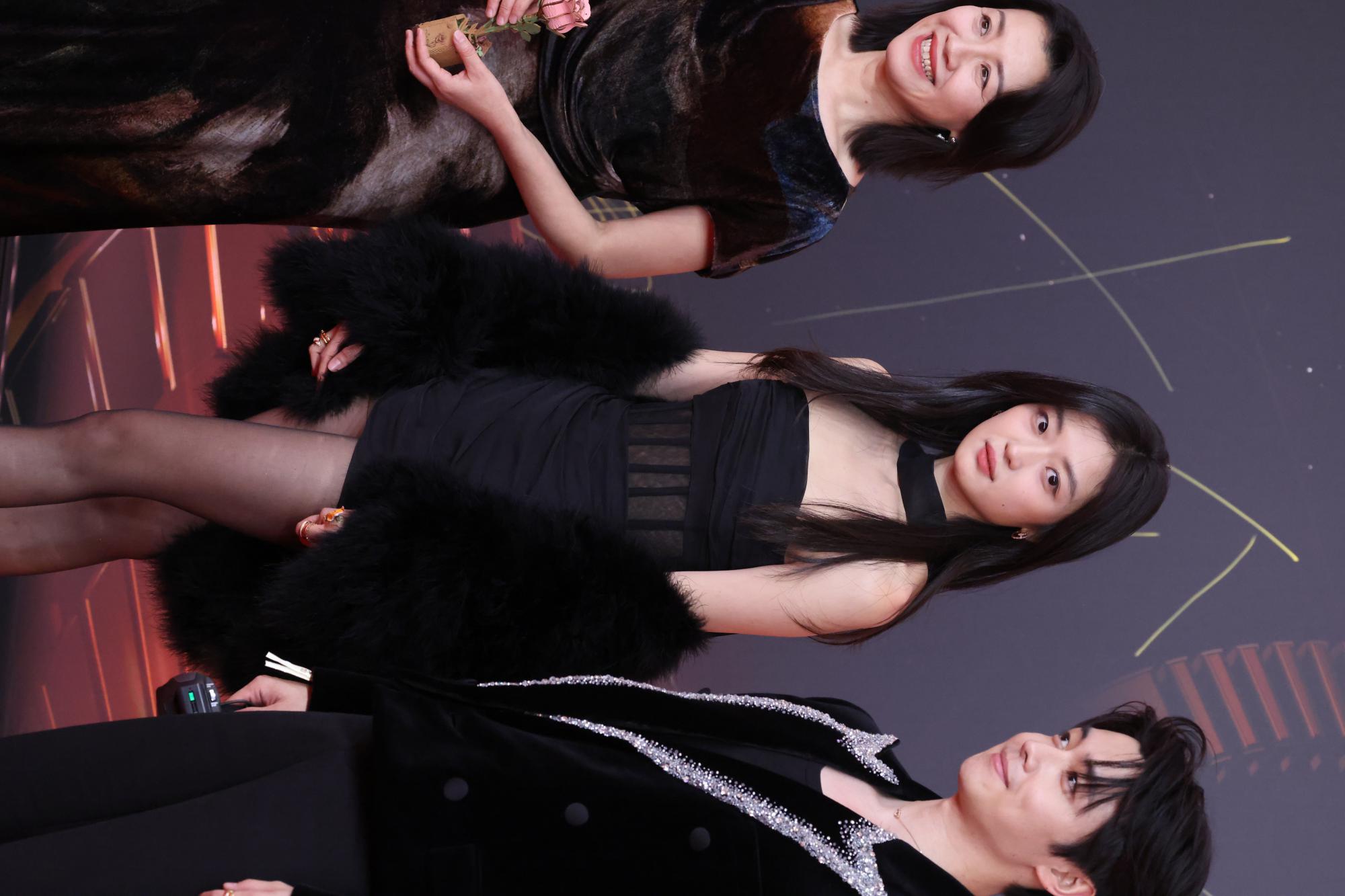 孙千黑丝美腿高跟正面半身连拍生图照[8]