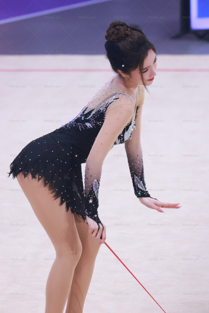 戴燕妮跳体操肉丝美腿真漂亮[8]