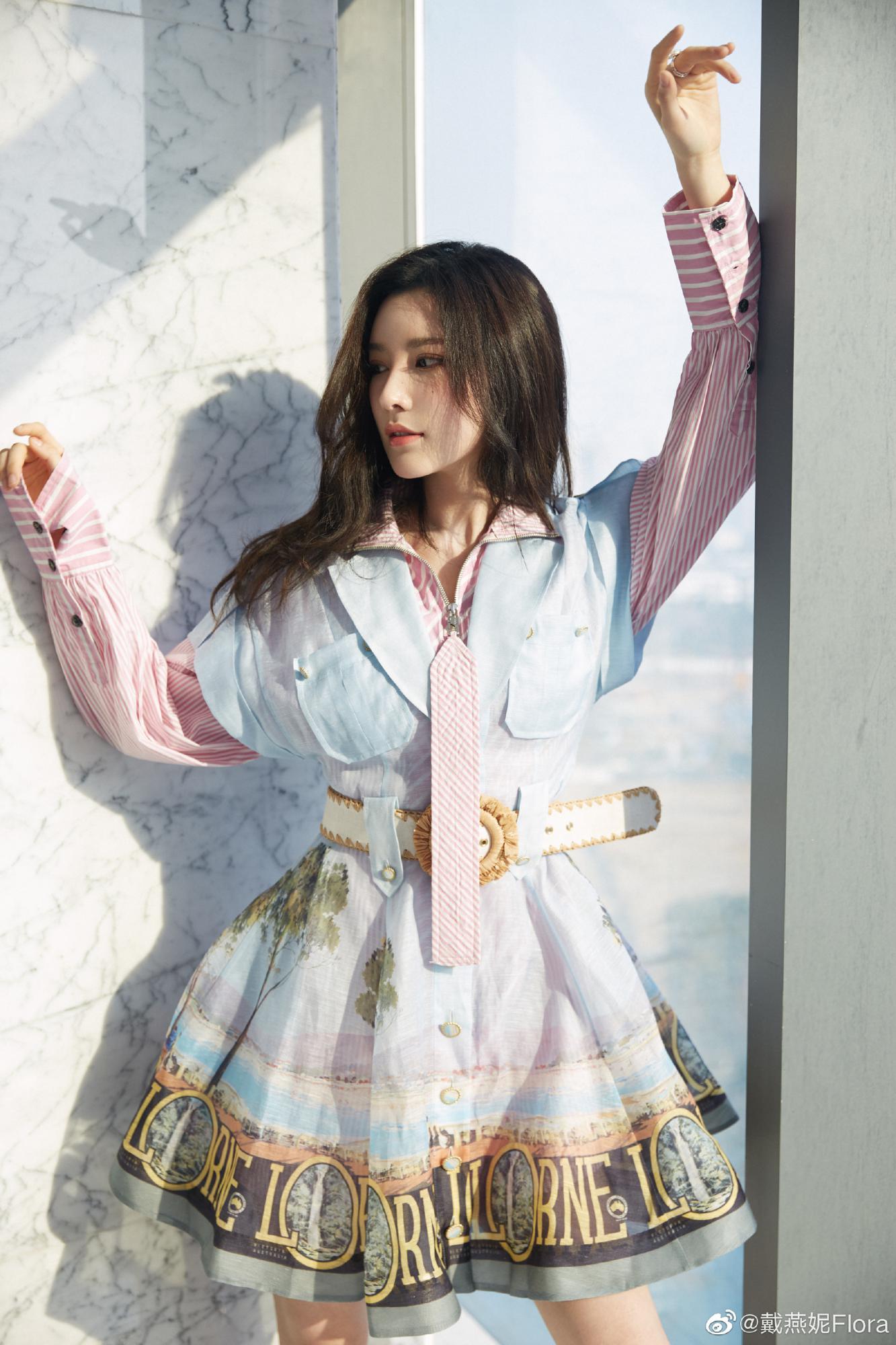 戴燕妮2022美腿高跟写真[9]