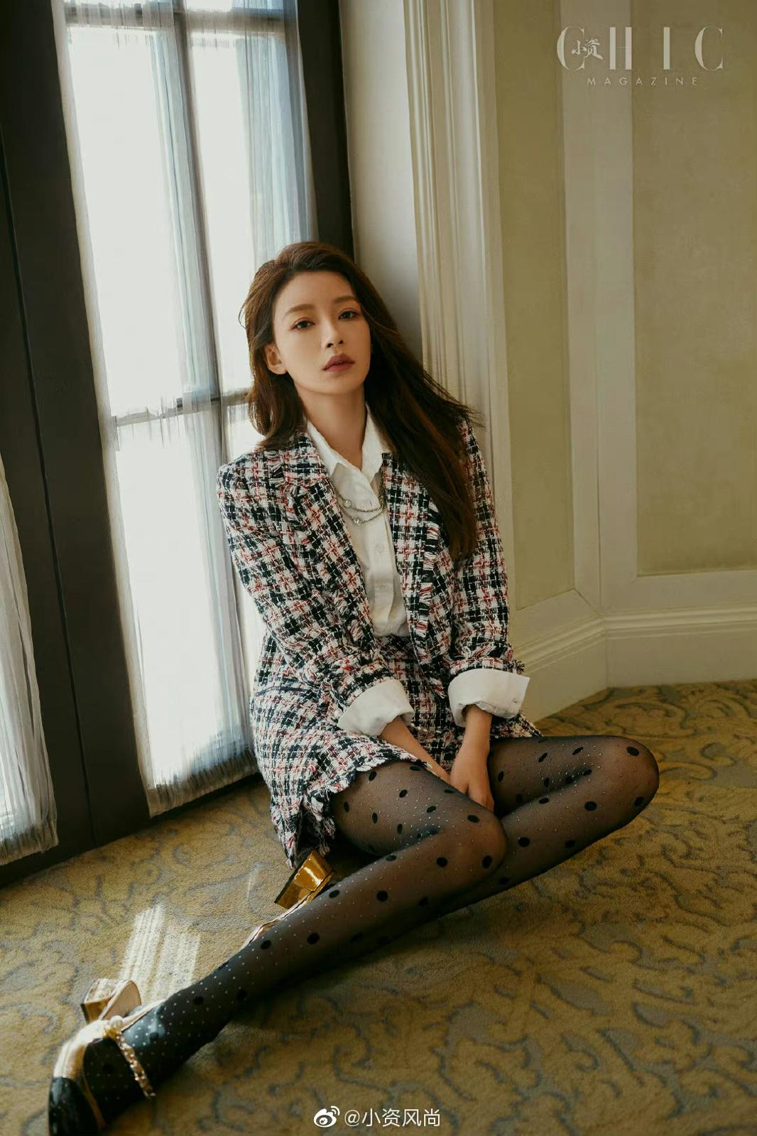 孙怡黑丝配美腿一绝[6]