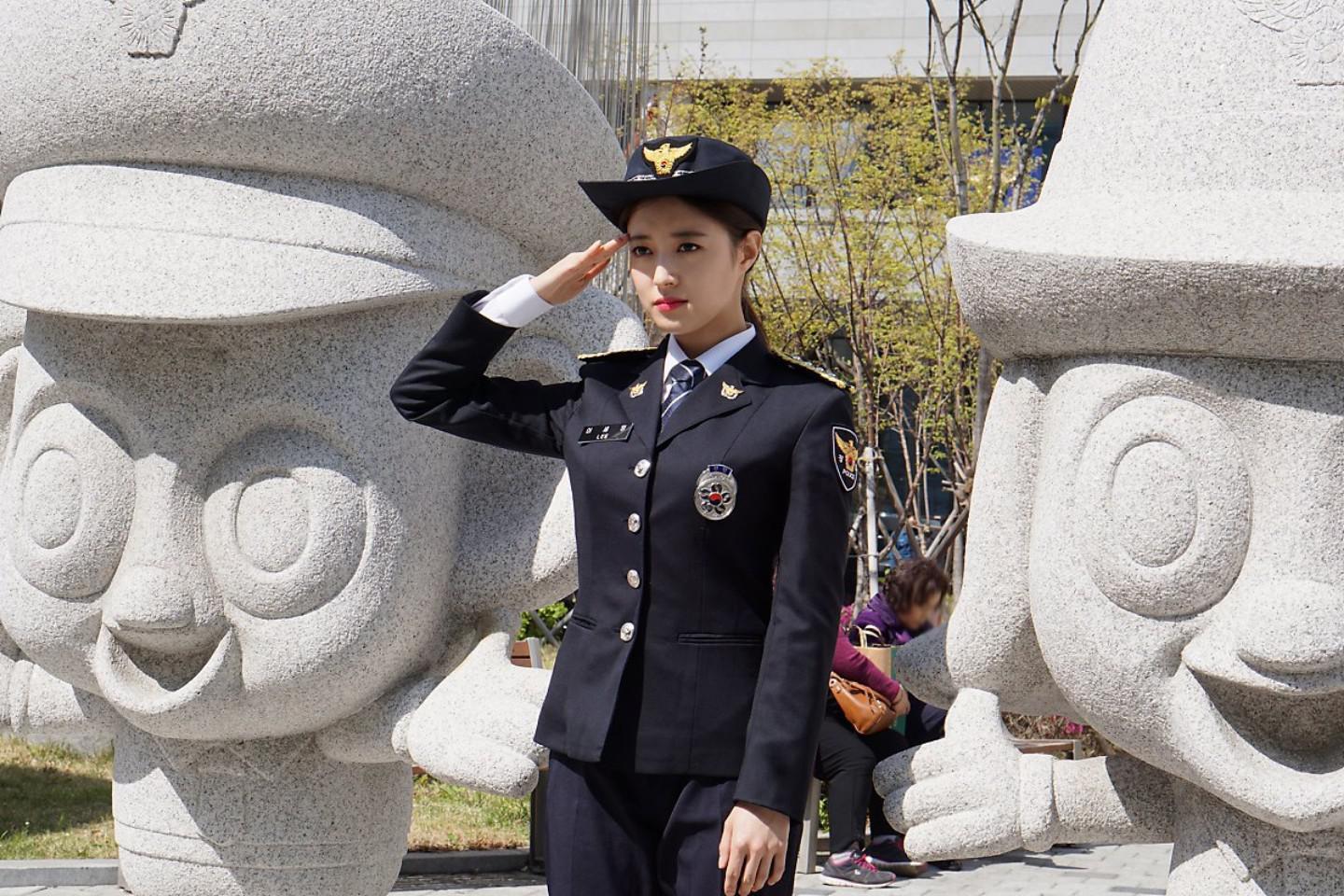 李世荣现实cody服警察制服诱惑[7]