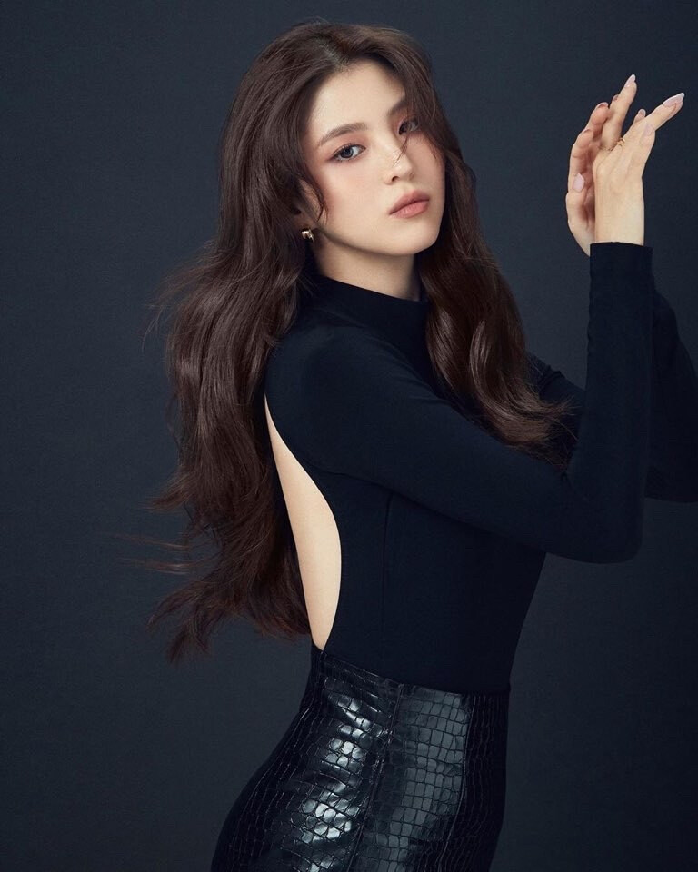 韩素希某品牌香水代言[7]