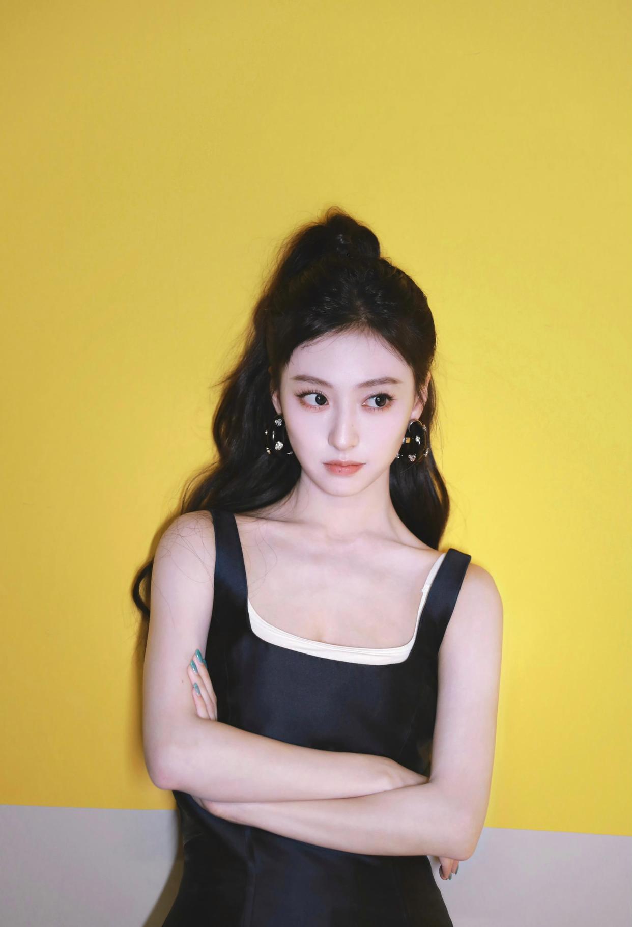 胡连馨短裙美腿现场见面会[5]