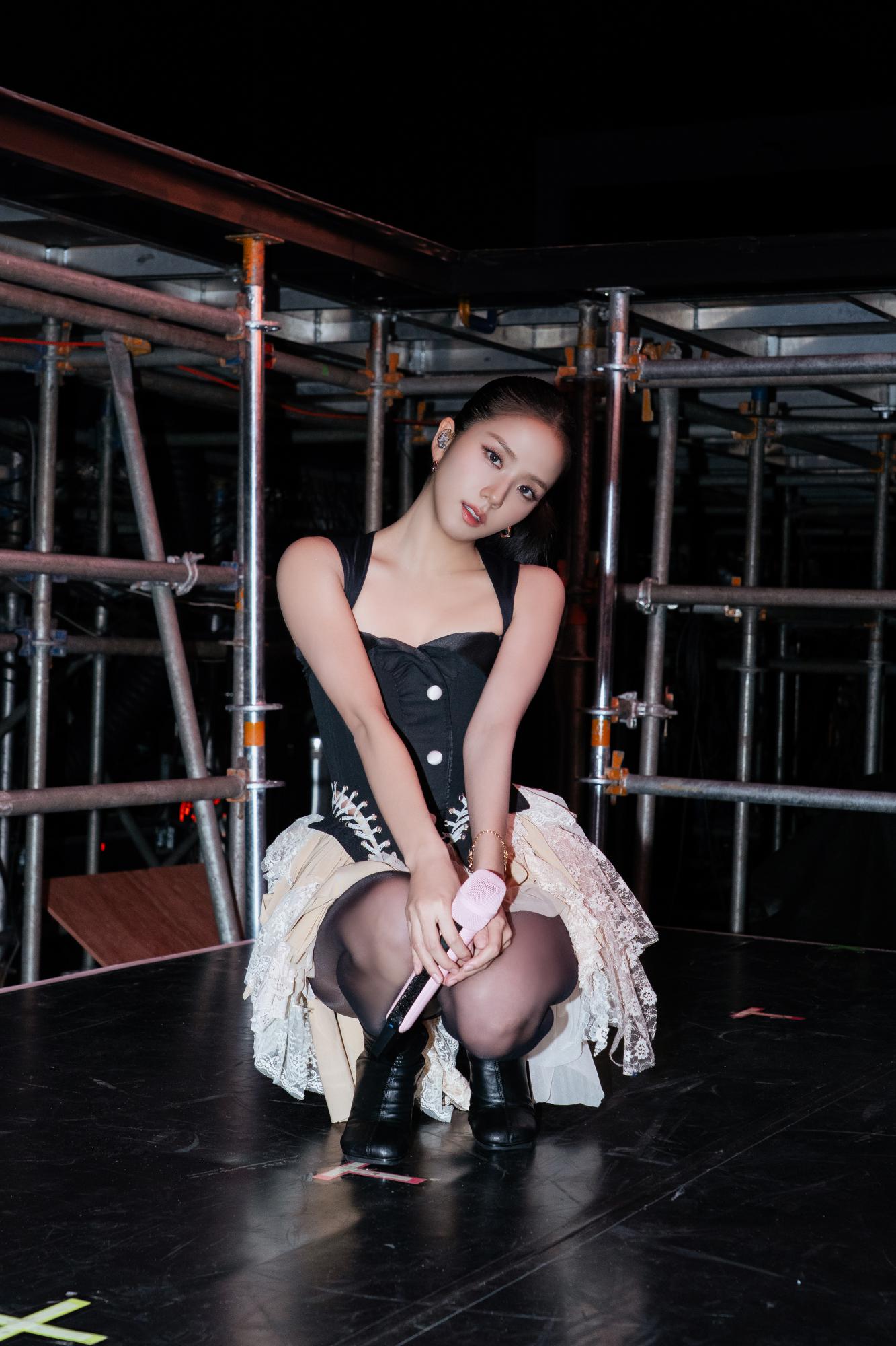 金智秀(Kim Jisoo)DEADLINE亚洲巡演黑丝袜美腿锦集[10]