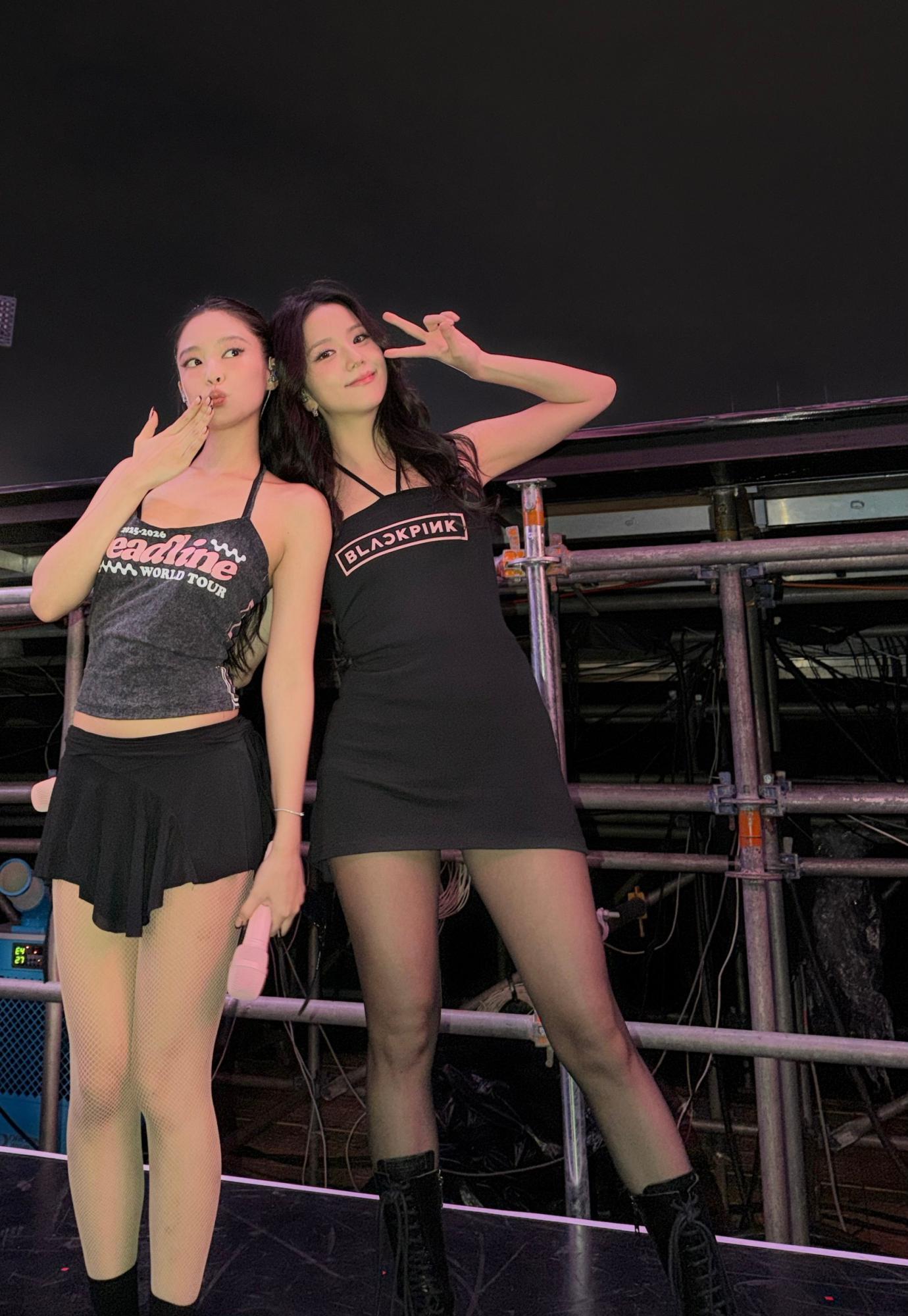 金智秀(Kim Jisoo)DEADLINE亚洲巡演黑丝袜美腿锦集2[8]