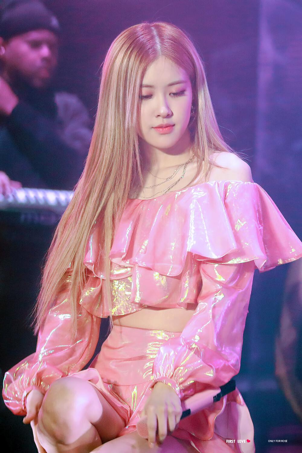 朴彩英各色艳丽服饰姿态优雅[3]