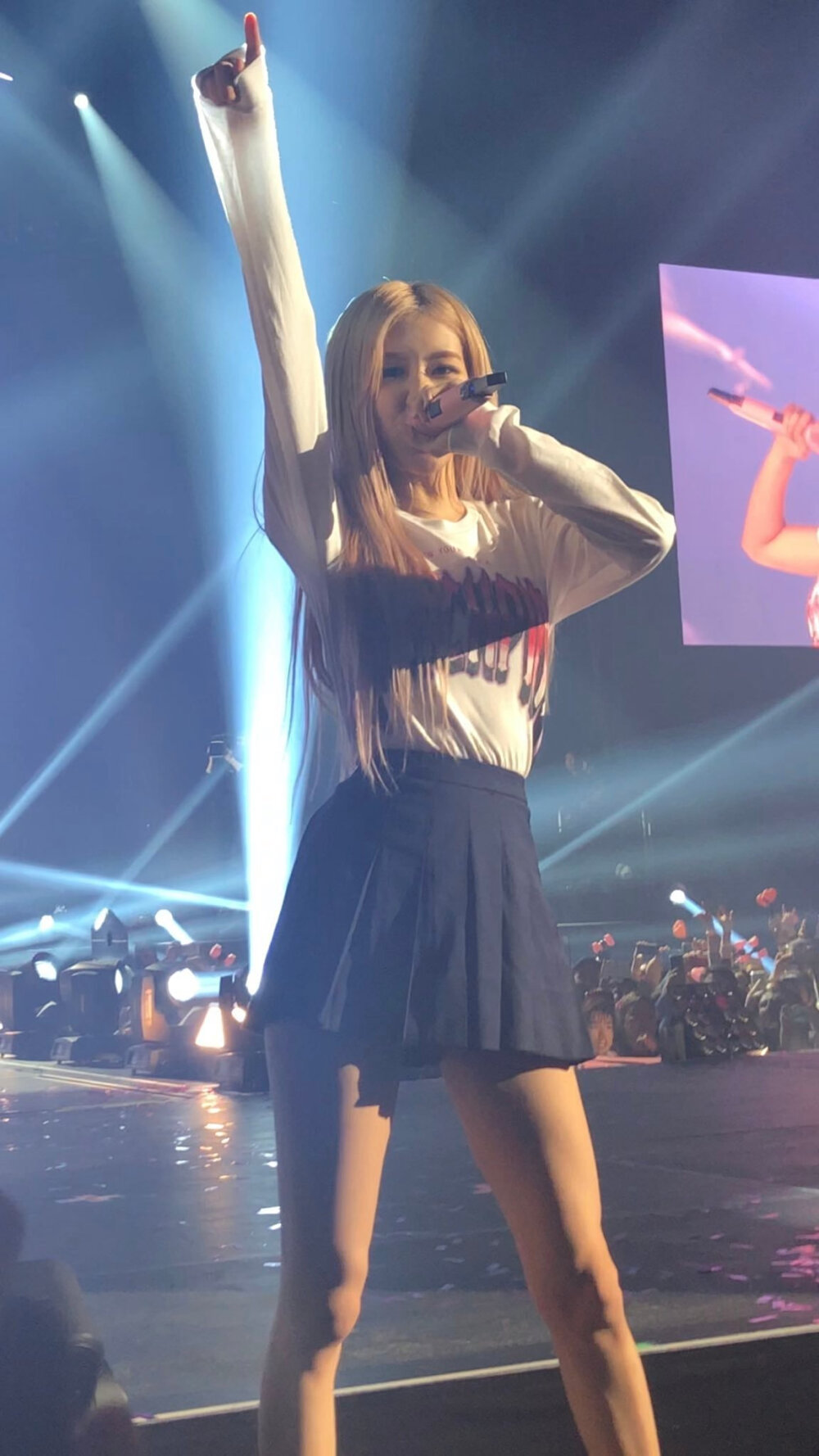 朴彩英演唱会舞台现场丝袜美腿直拍[2]