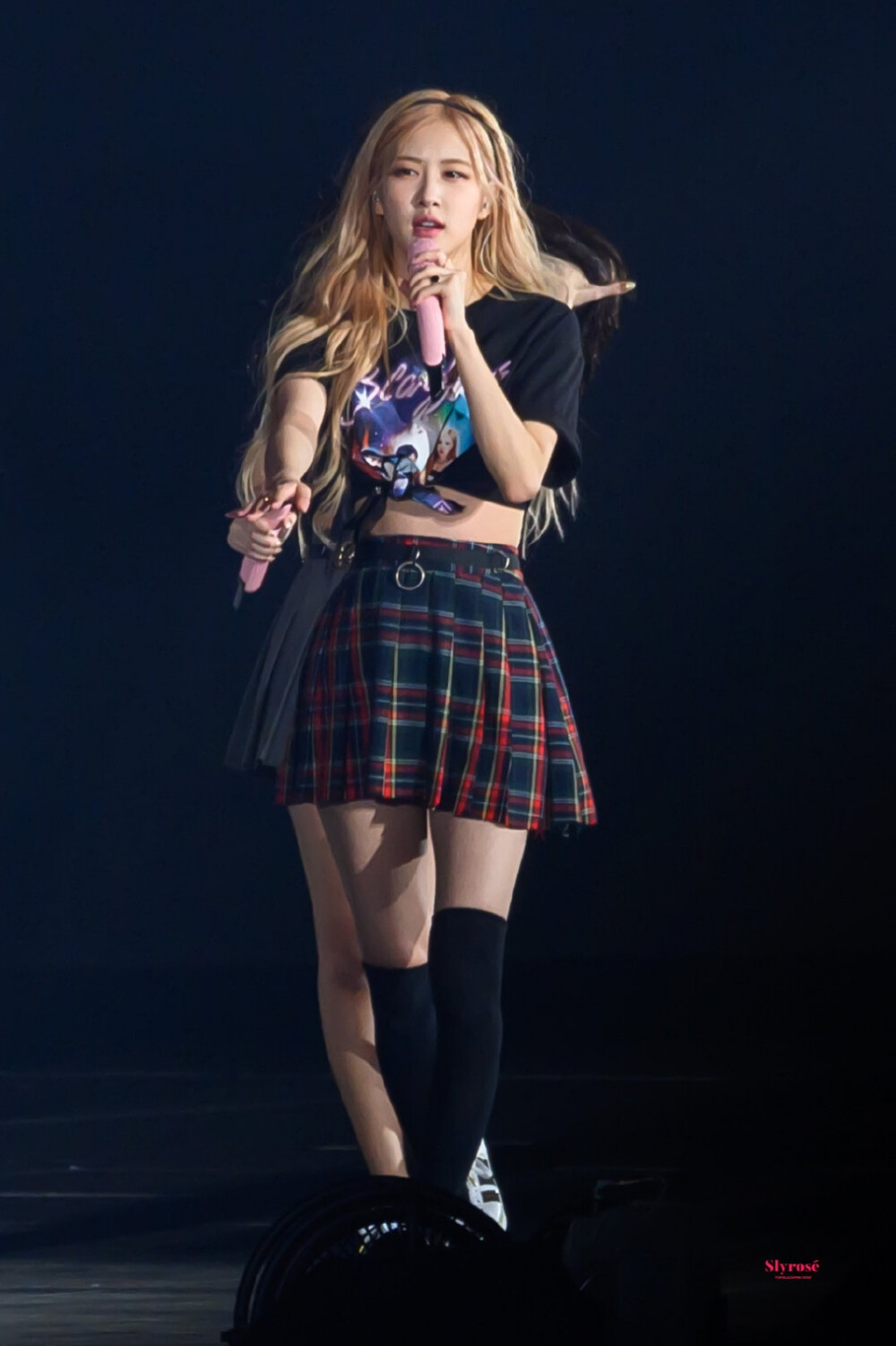 朴彩英演唱会舞台现场丝袜美腿直拍[6]