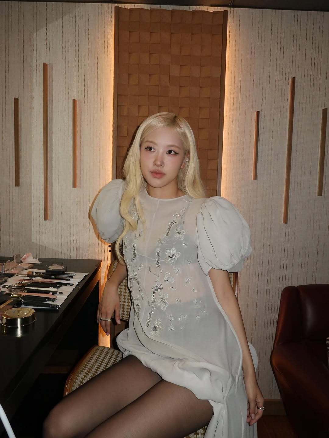 朴彩英黑丝大长腿素颜自拍[5]