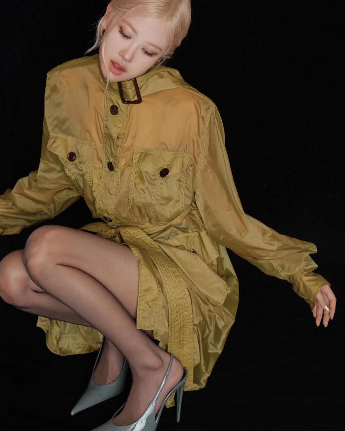 Rose朴彩英黑丝美腿高跟杂志封面锦集[5]