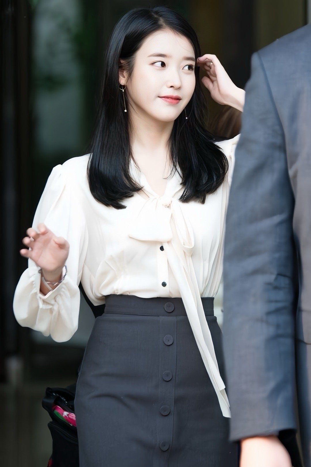 iu李知恩 小白衫很性感[3]