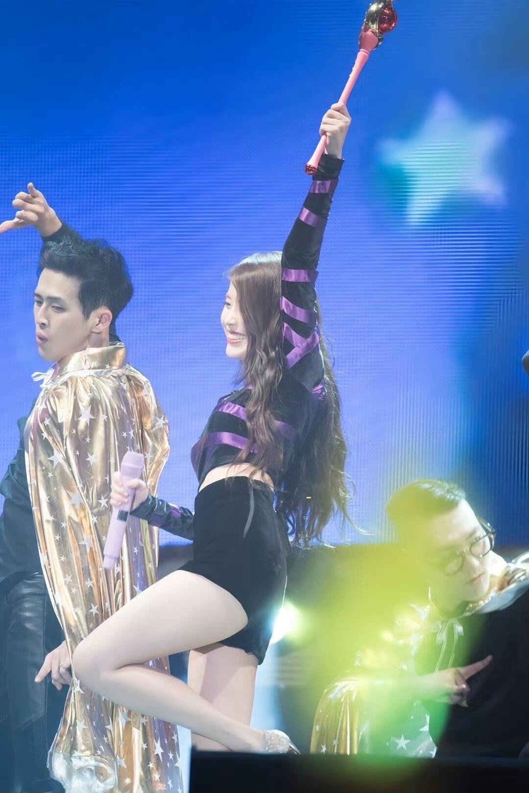 IU李知恩舞台热舞太甜美了[5]