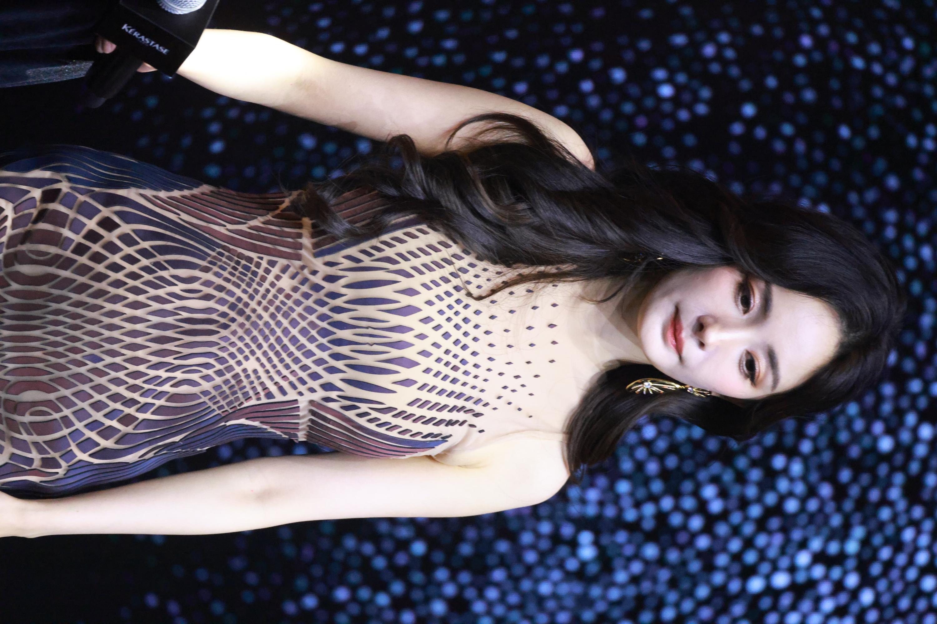 杨幂半身生图照体态优雅2[11]