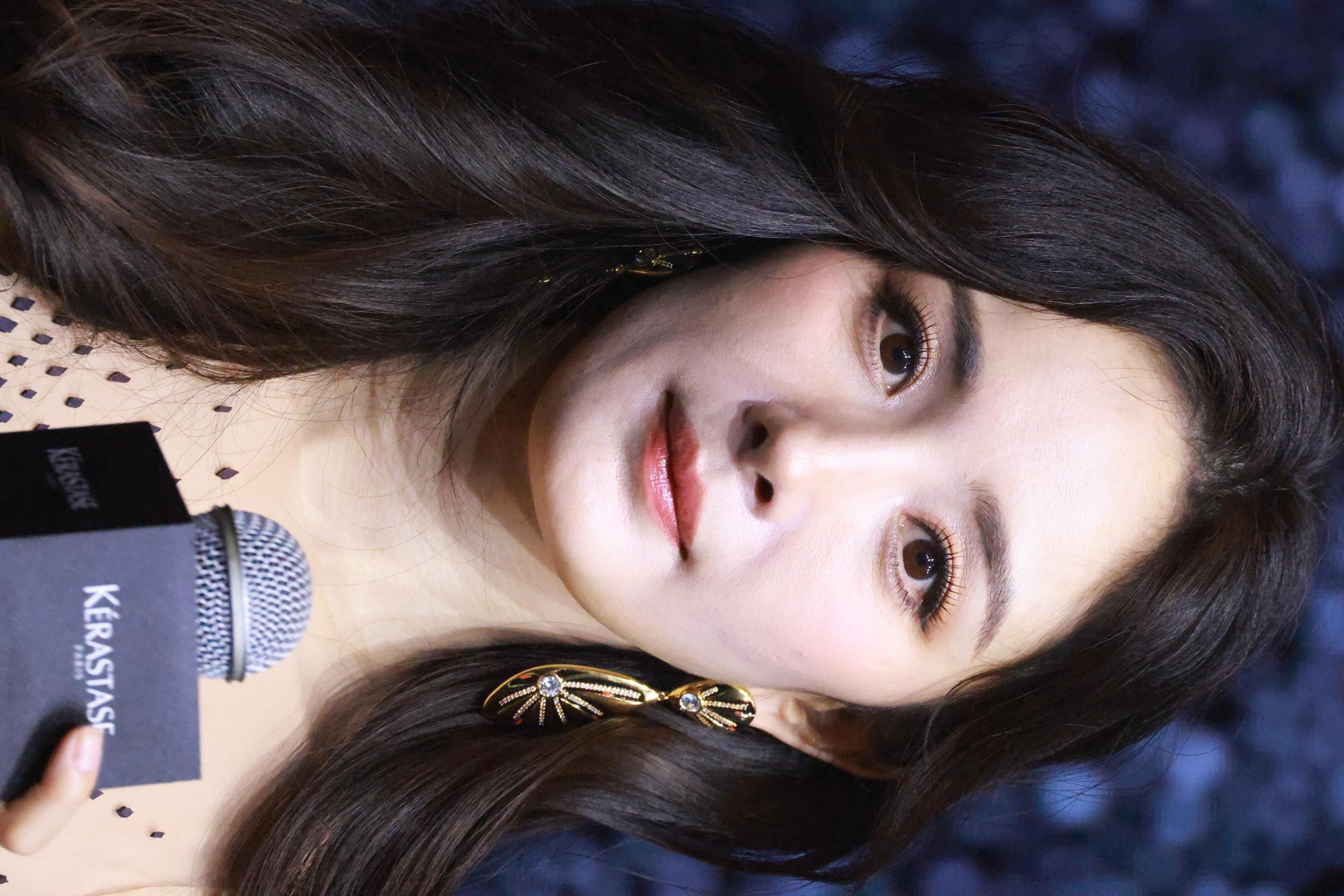 杨幂脸部近照纹路可见生图照[3]