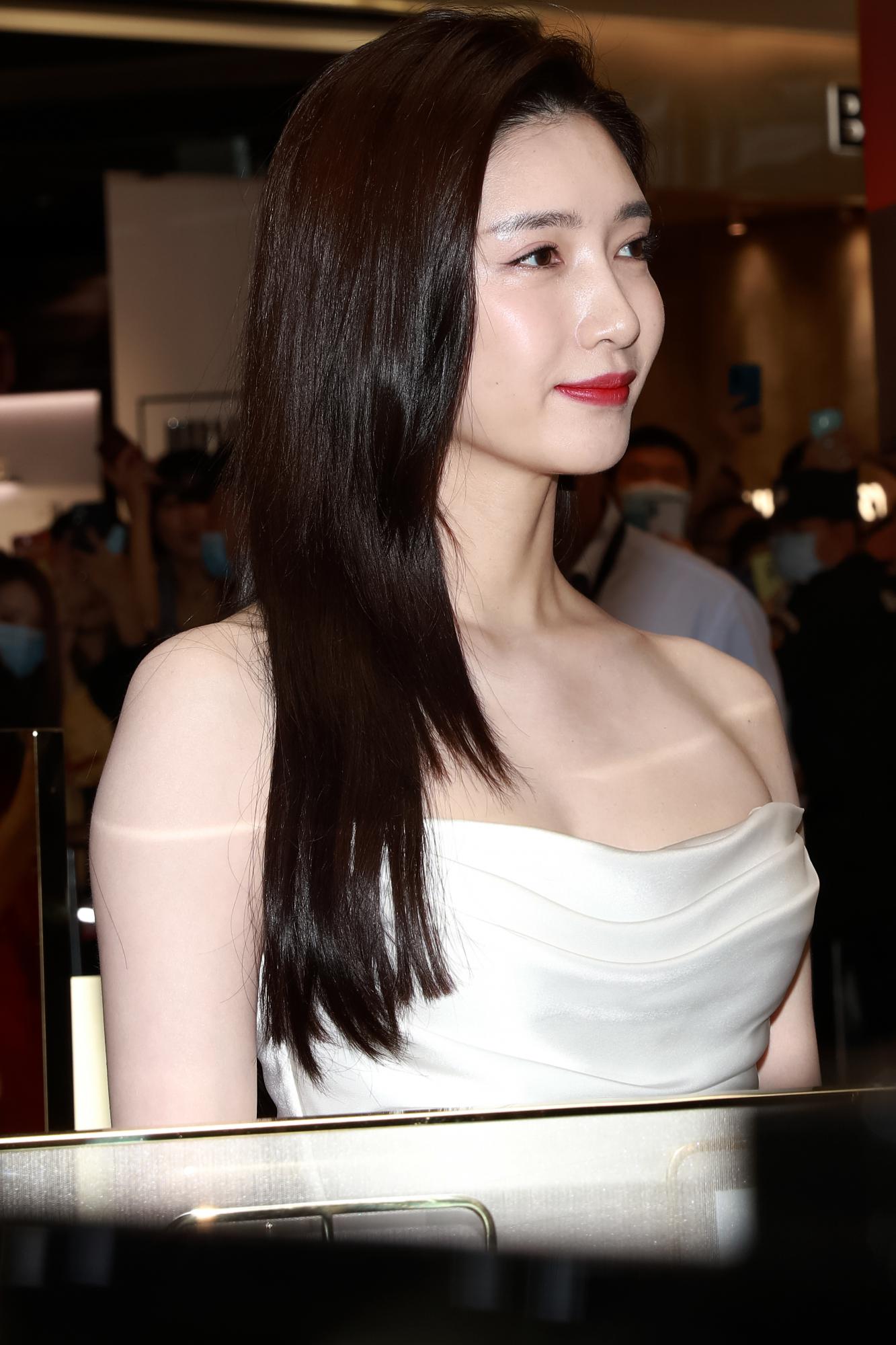 江疏影脸部特写生图近照[4]