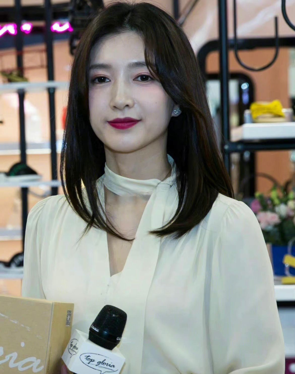 江疏影脸部特写生图近照[5]