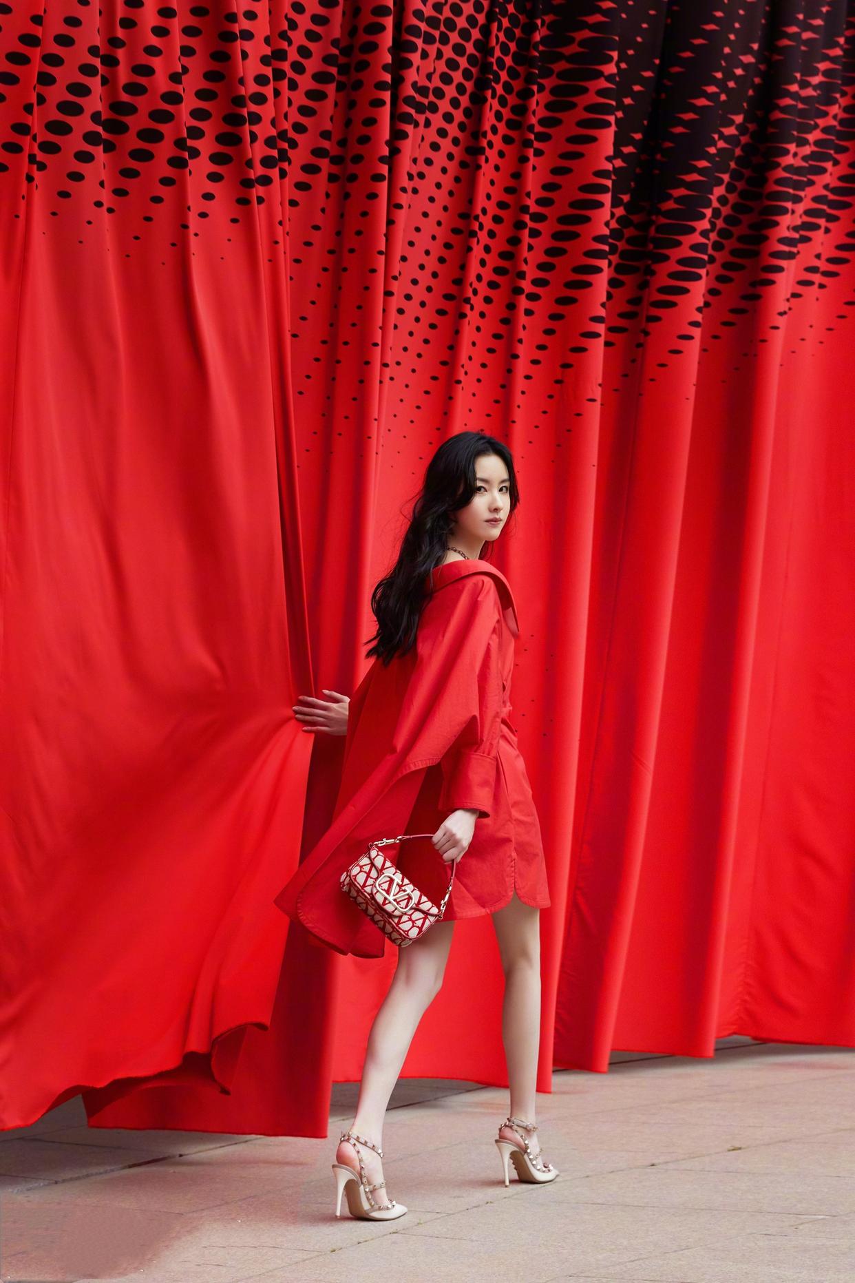 陈都灵丝袜美腿写真大片[6]