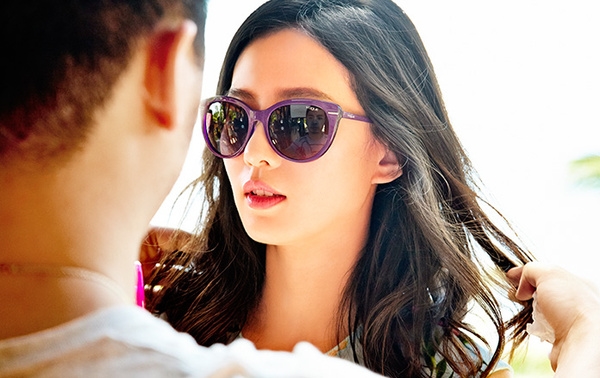 刘诗诗代言Vogue Eyewear 墨镜春夏大片 女神搭配气质[2]