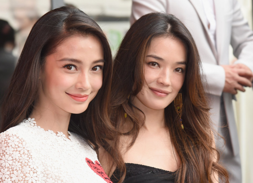 Baby乖舒淇辣女神笑容甜美 黑白双姝现身戛纳[2]