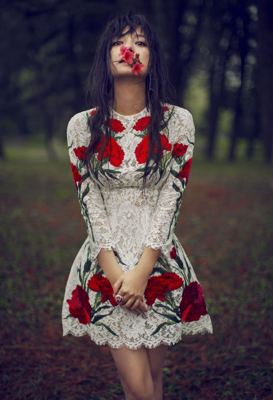 赵薇丛林性感大片写真[2]