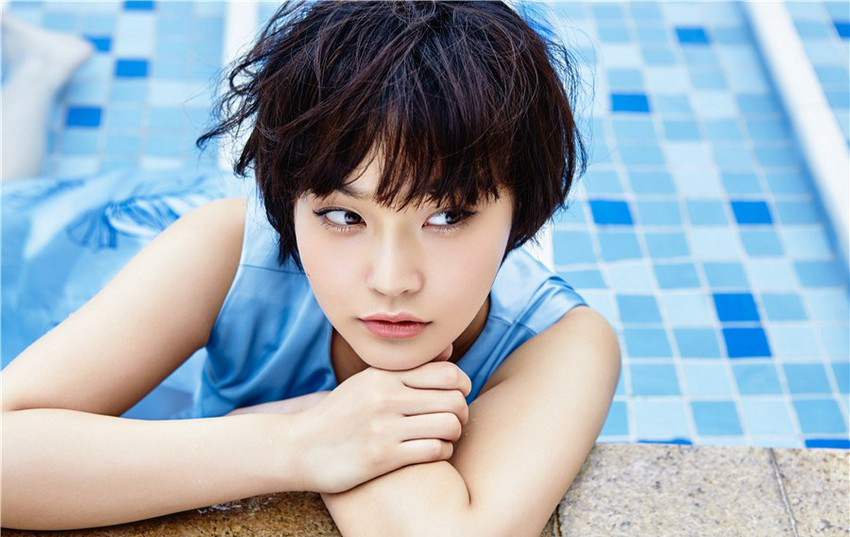 张佳宁泳池湿身写真[2]