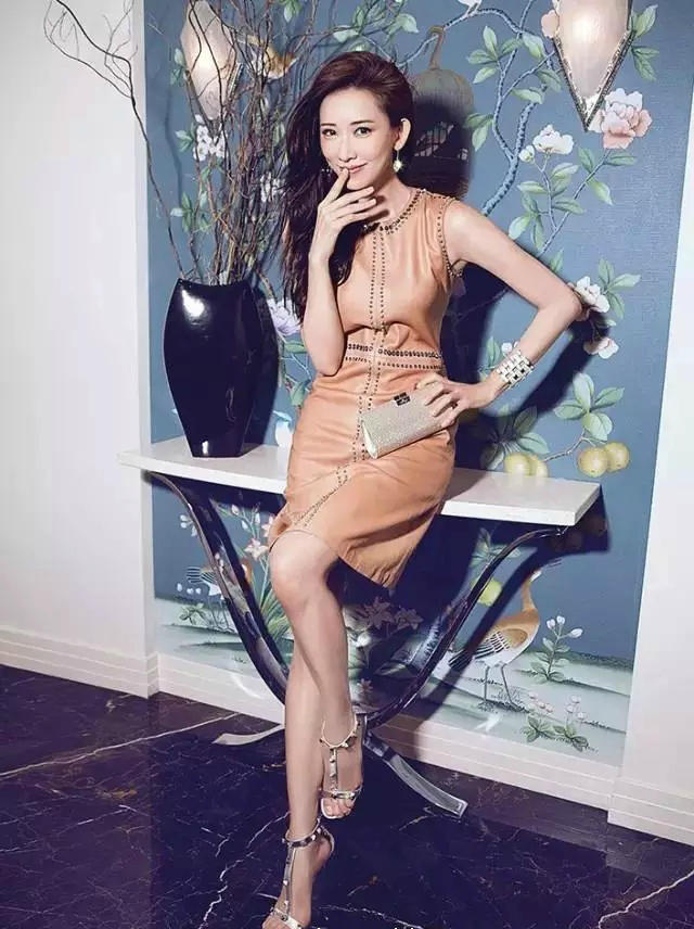 林志玲写真短发形象示人 甜美可爱纯真[4]