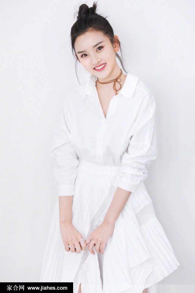 舒畅表妹宋祖儿一袭白裙美的像小仙女[3]