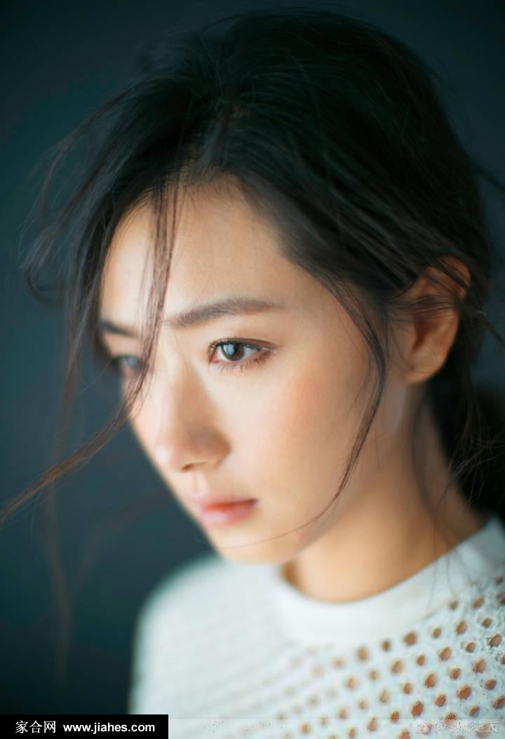 电视剧猎场美女演员万茜魅力风情写真[4]