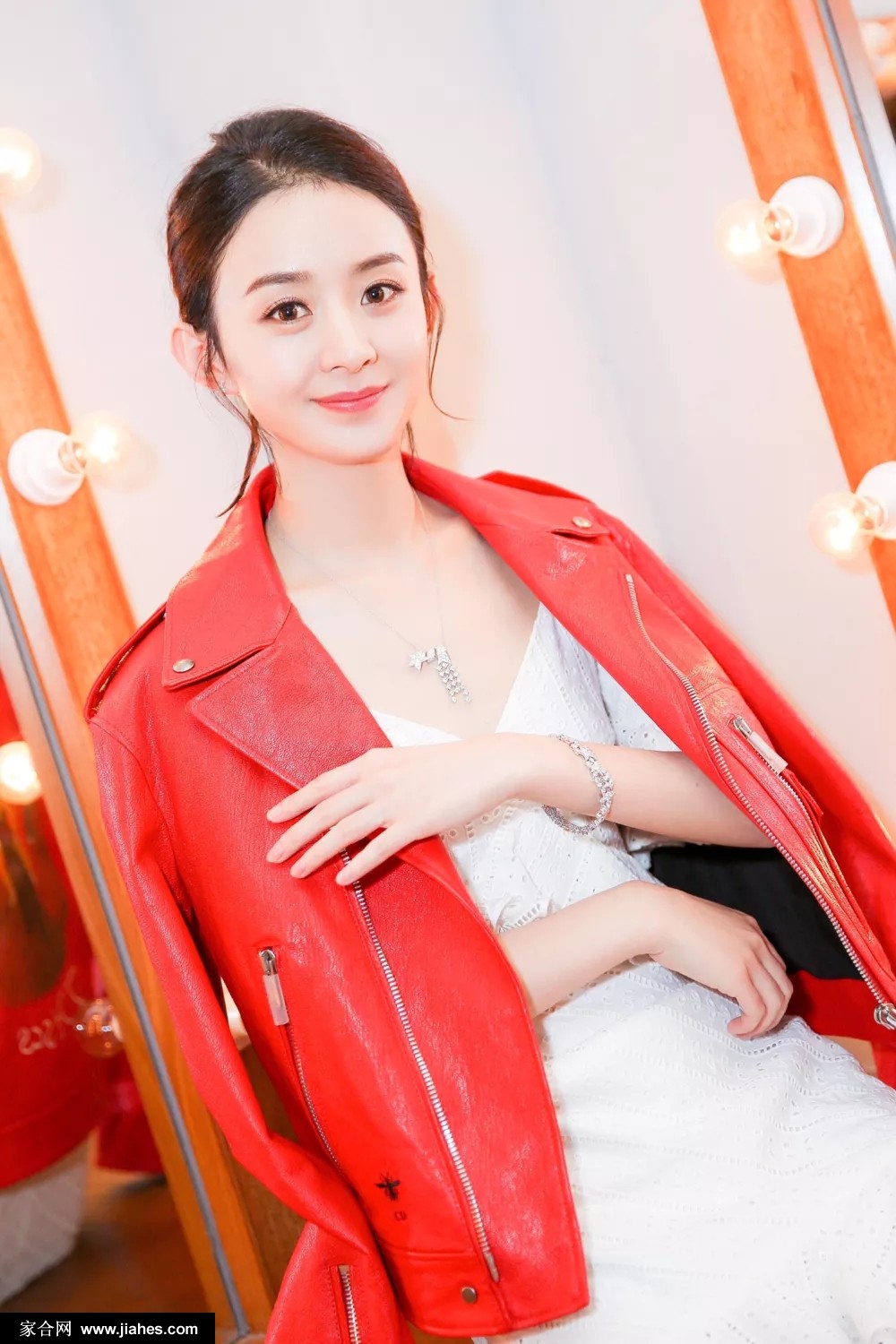 赵丽颖《西游记女儿国》广州发布会现白色吊带裙仙气十足[2]