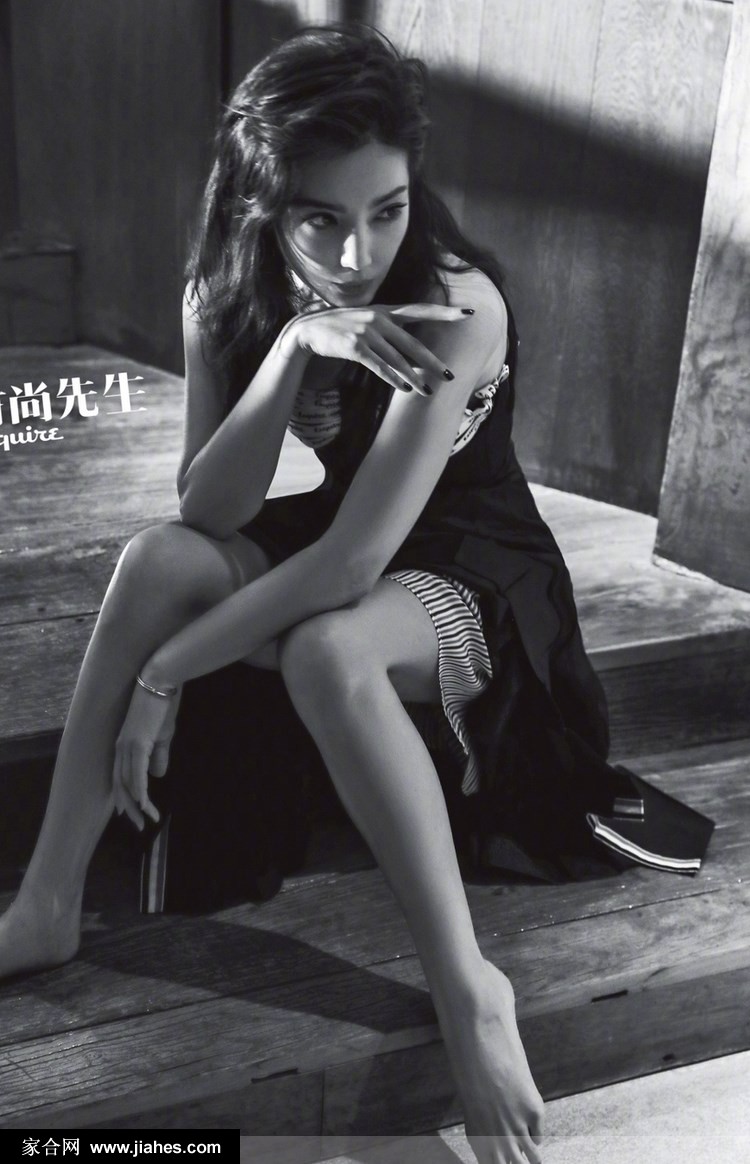 李冰冰黑白画面展露少女身材性感撩人写真图片[6]