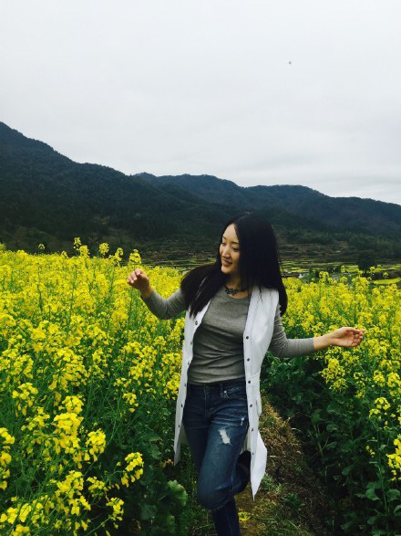 婺源油菜花开了 杨钰莹人比花娇[2]