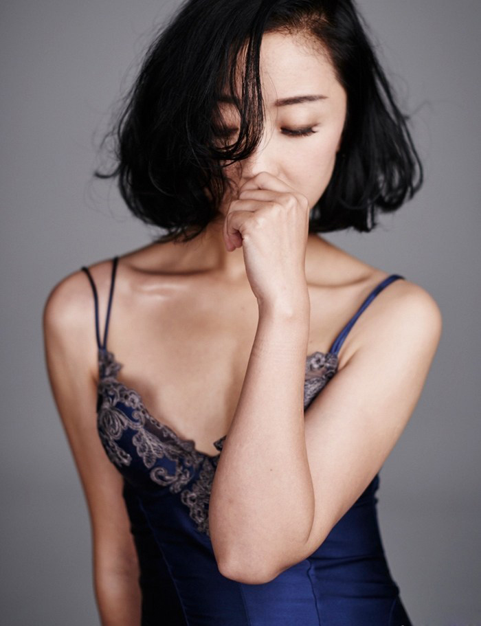 张瑶绝色艳丽性感登杂志[2]