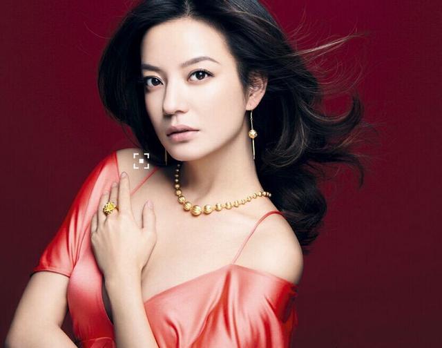 贾静雯小女儿眼大出奇完胜大眼美女明星[14]