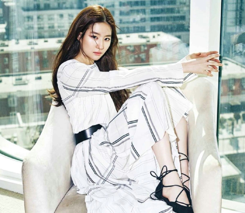 刘亦菲为Cosmopolitan韩国版4月刊拍摄封面大片[9]