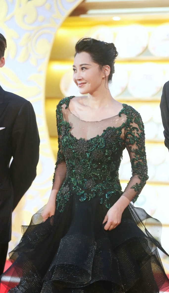 许晴凭借电影老炮儿中的客串演出获百花影后[2]