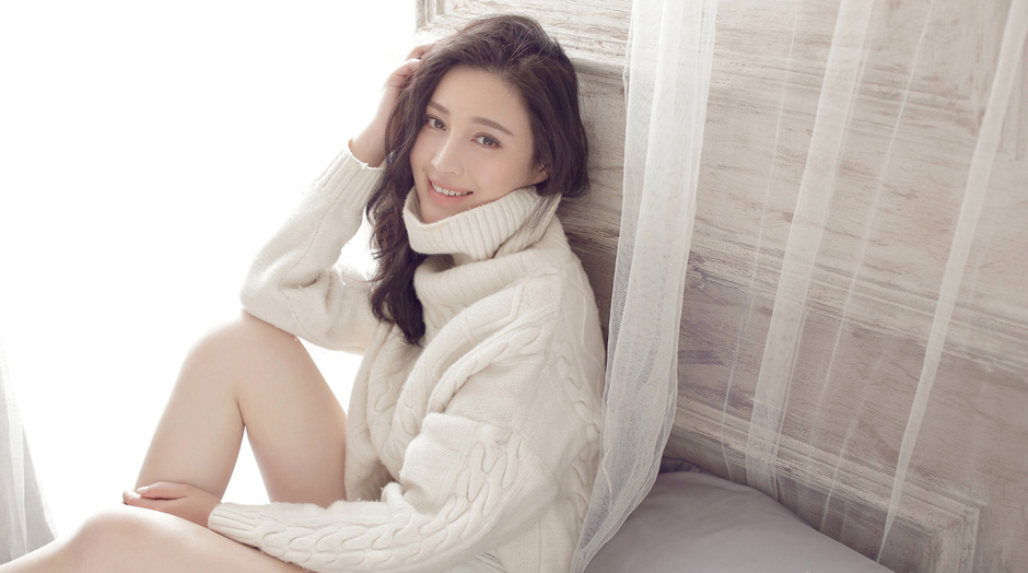甘婷婷冬日性感毛衣写真慵懒迷人[5]