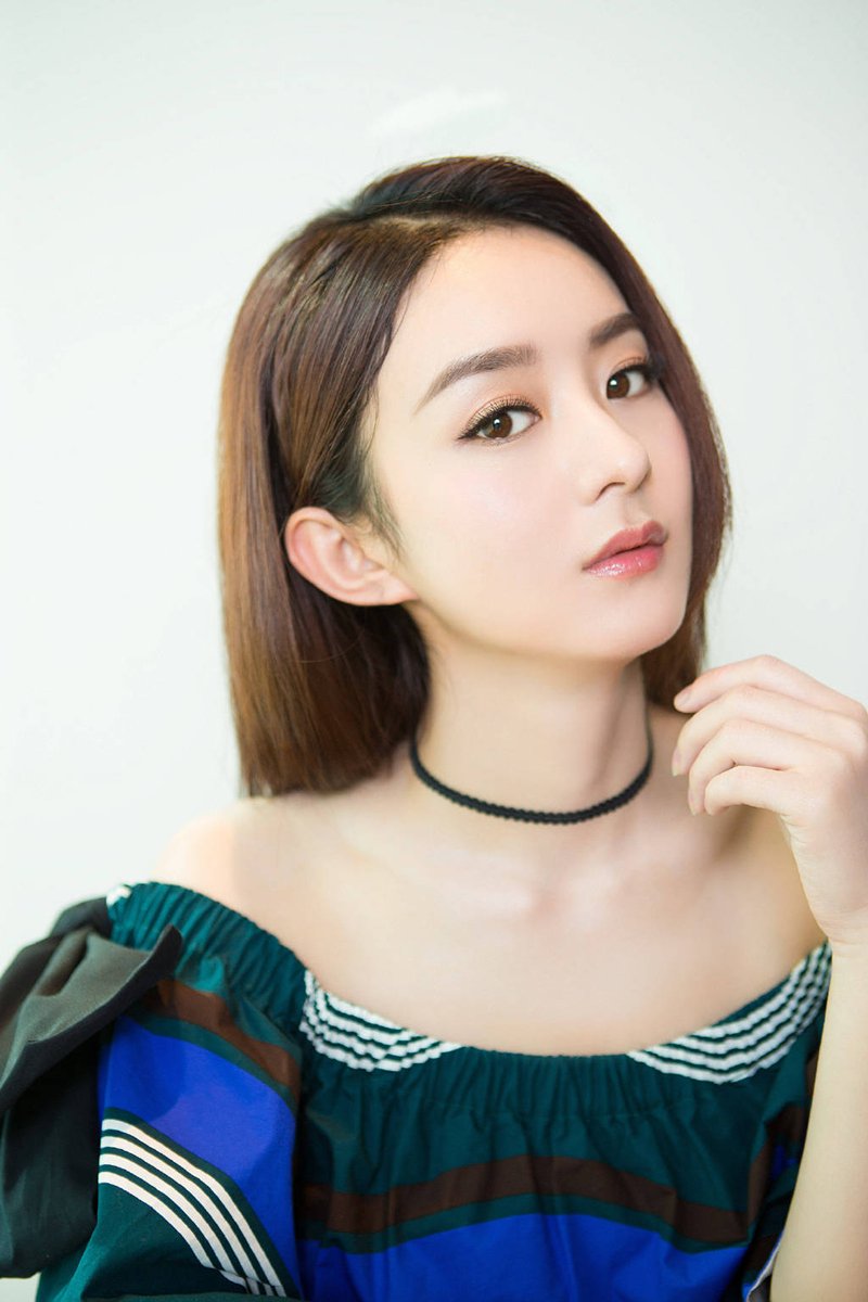 高颜值美女赵丽颖时尚穿搭甜美写真[5]