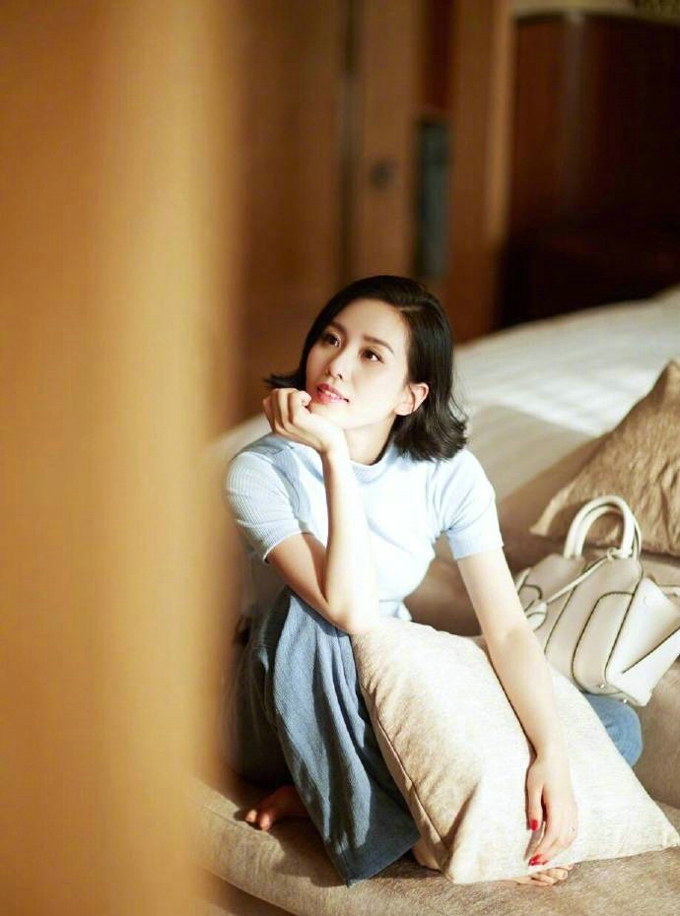 刘诗诗优雅写真 阳光下沐浴日光短发清新优雅[6]