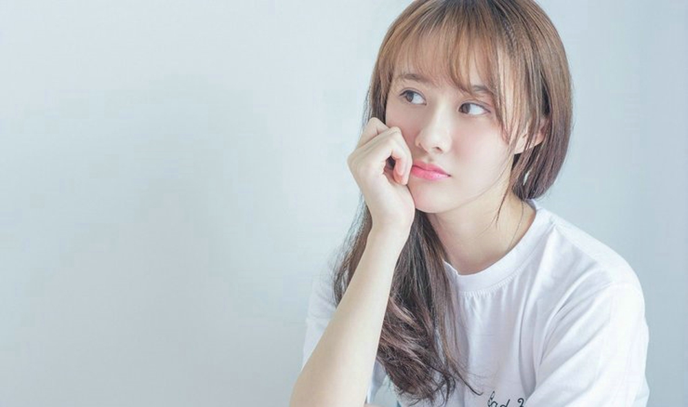 90后小花曹曦月曝写真 裸妆出镜肌肤粉嫩[5]