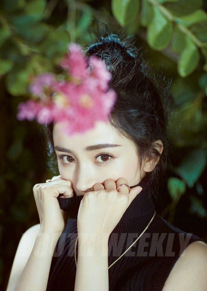 杨幂杂志大片 成熟迷人 风情万种 有些文艺复古女神的味道[4]