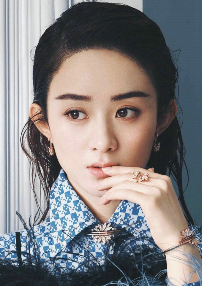 赵丽颖登芭莎珠宝 时尚大气风格女王范儿[7]