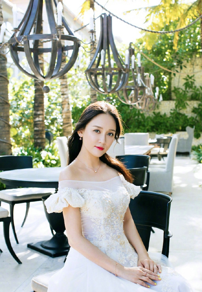 陈乔恩曝光一组仙气十足的婚纱写真大片[5]