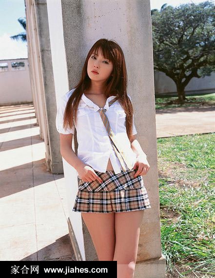 日本美女佐佐木希俏皮娇羞街拍图片[12]