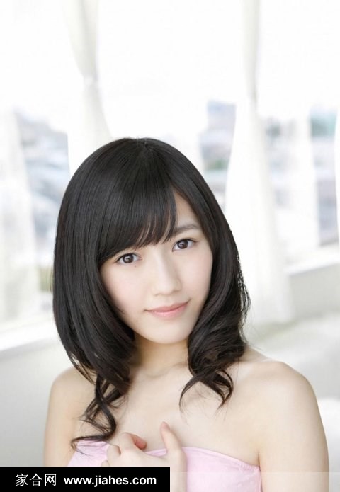日本美女渡边麻友甜美笑容明媚春日写真图片[2]